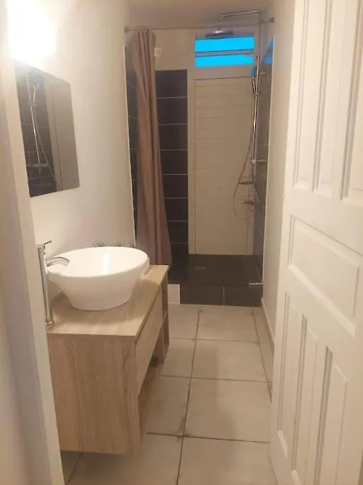 Joli Appartement 4 Pieces Les Abymes Apartamento