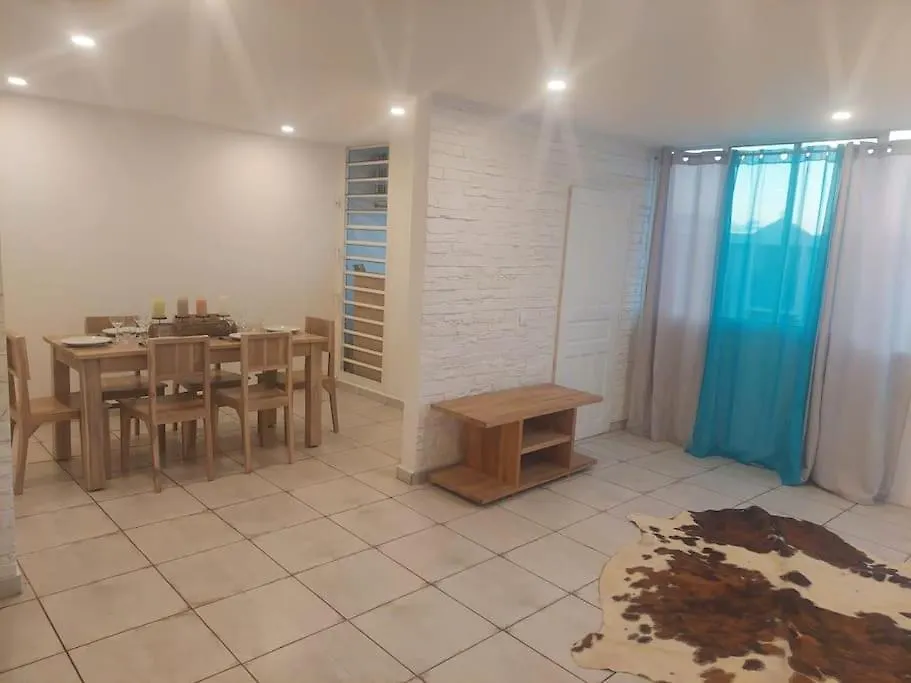 Joli Appartement 4 Pieces Les Abymes Apartamento